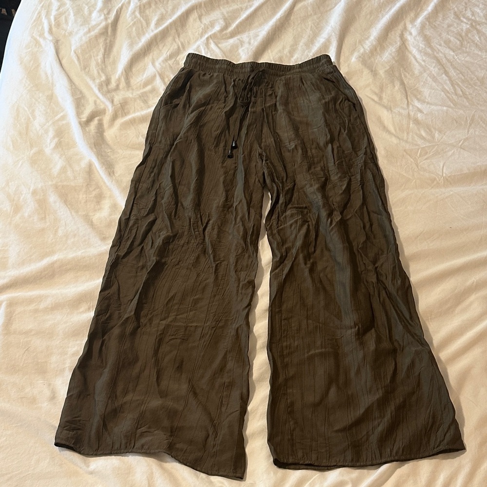 Calista Women’s Olive Green Wide-Leg Boutique Pants